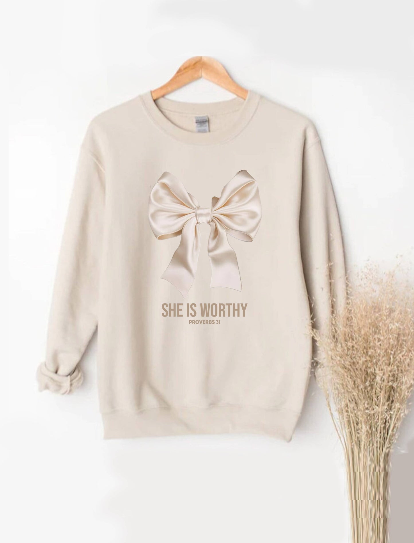 Graphic sweatshirt - She is worthy Proverbs 31